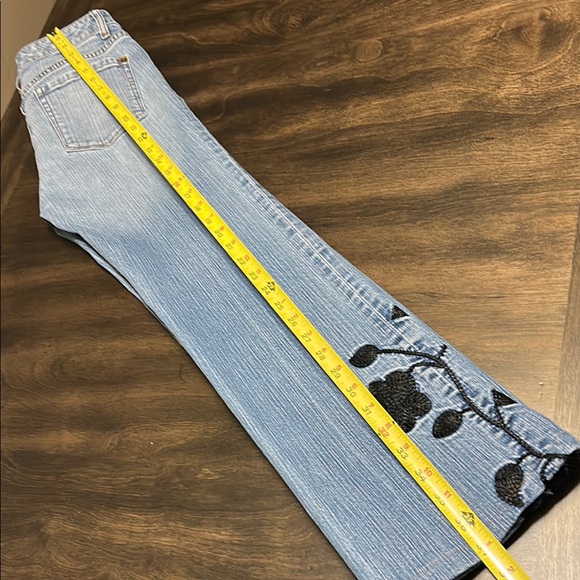 WHBM Light Wash Floral Blanc Capri - Picture 10 of 11